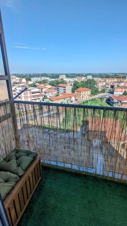 Appartement La Terrazza Del Re à Verceil Extérieur photo
