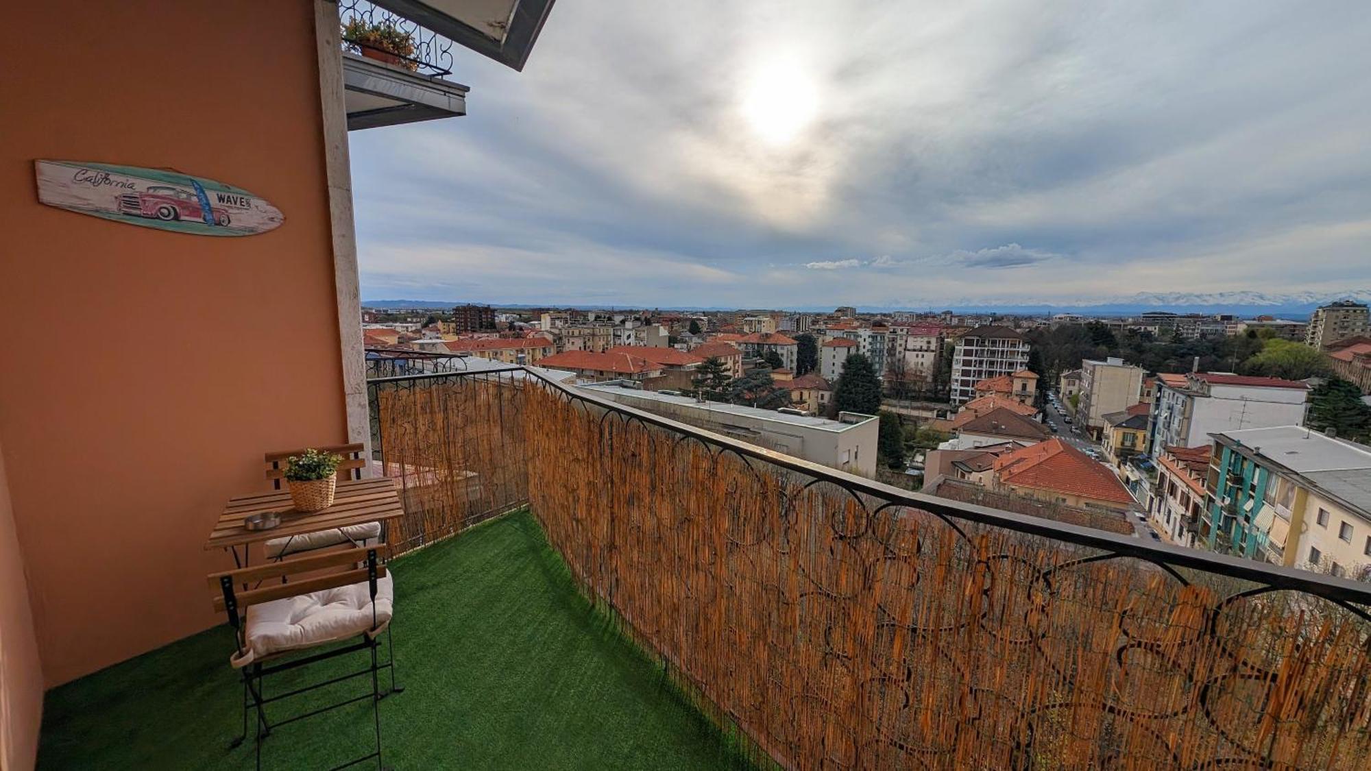 Appartement La Terrazza Del Re à Verceil Extérieur photo